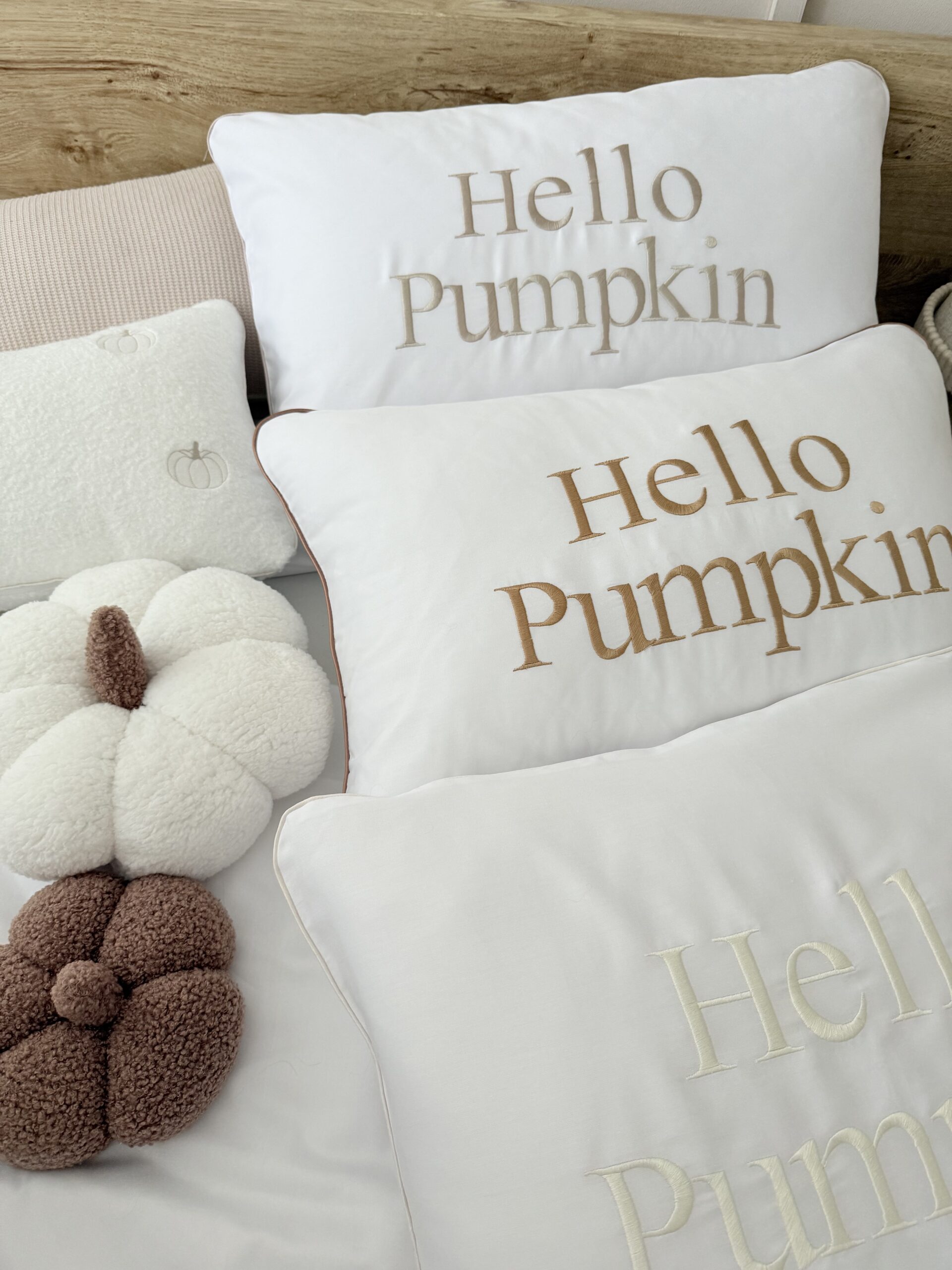 Biała pościel premium Hello Pumpkin - jesienna pościel z haftem Simonila - obrazek 2