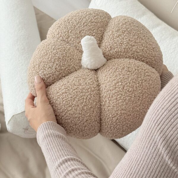 Poduszka jesienna dynia jasny beż boucle - 30 cm | Simonila