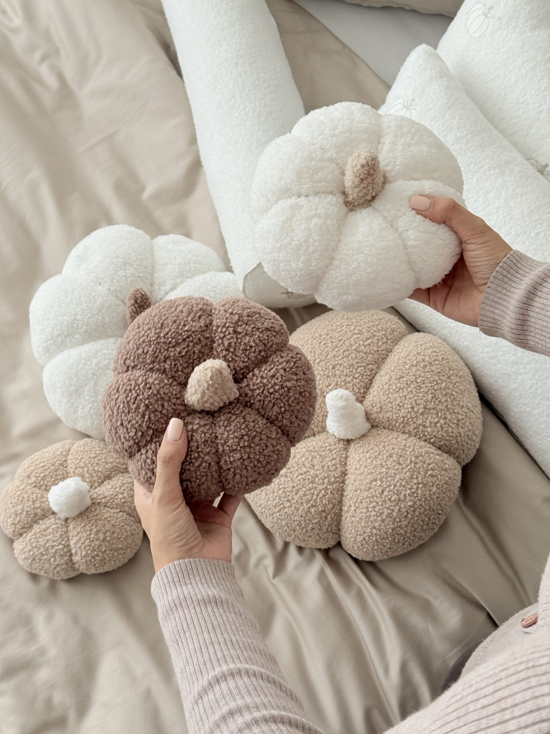 Wyprzedane Poduszka jesienna dynia ciepły brąz boucle - 15cm | Simonila - obrazek 2