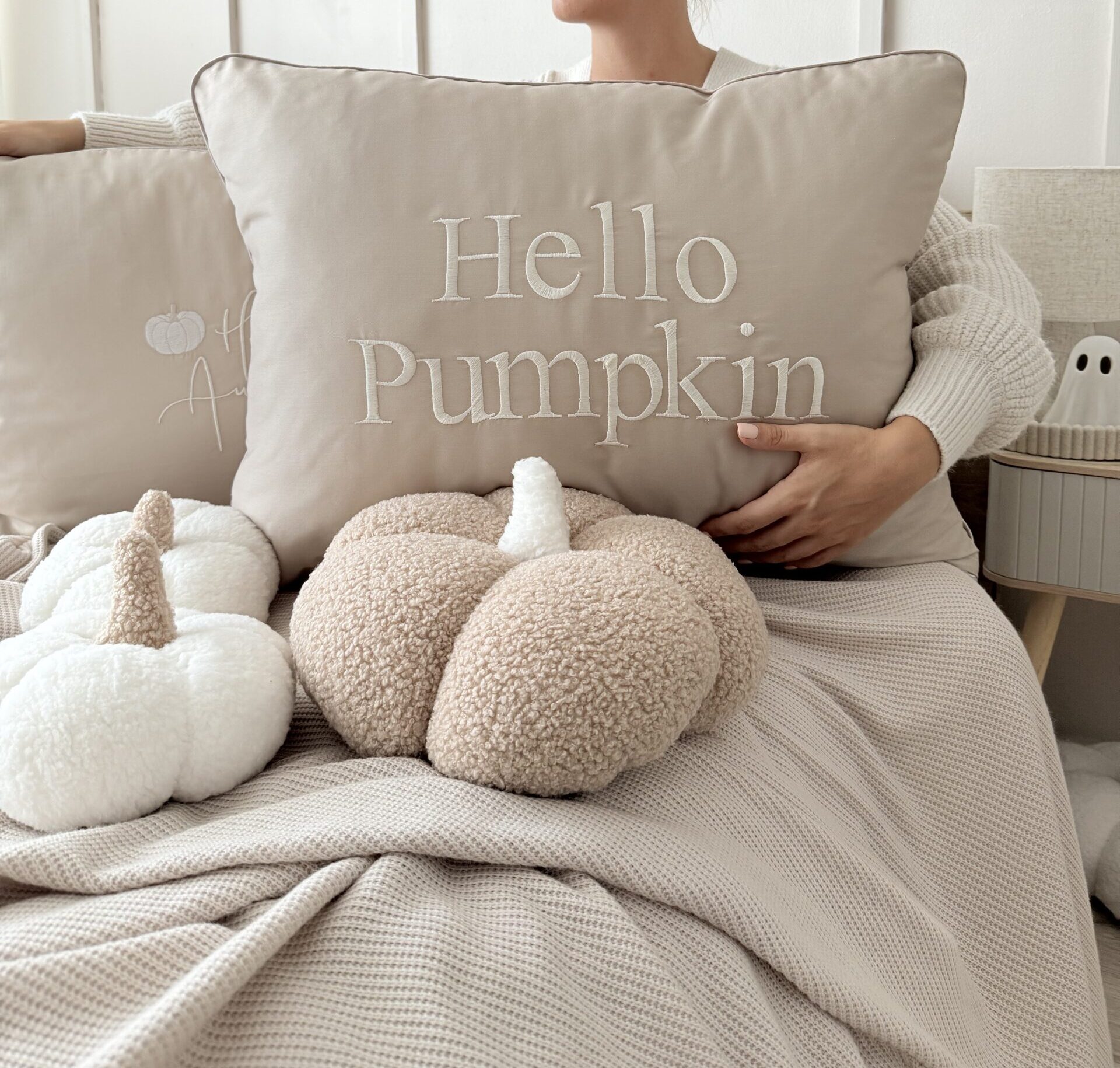 Pościel jesienna Hello Pumpkin - chłodny beż, haftowane detale, Simonila - obrazek 3