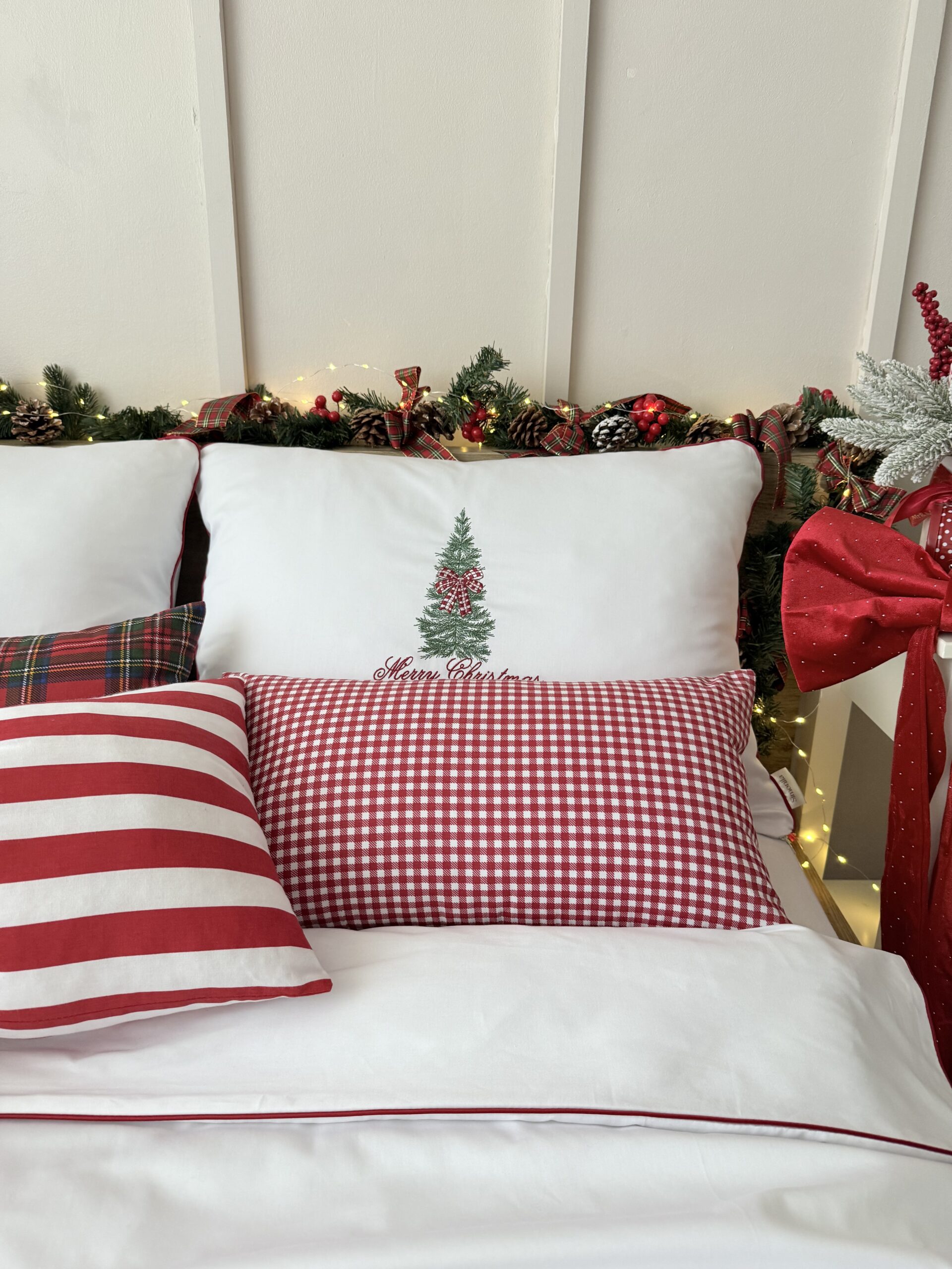 Pościel świąteczna haft choinki z kokardą Merry Christmas – 100% bawełna - obrazek 4